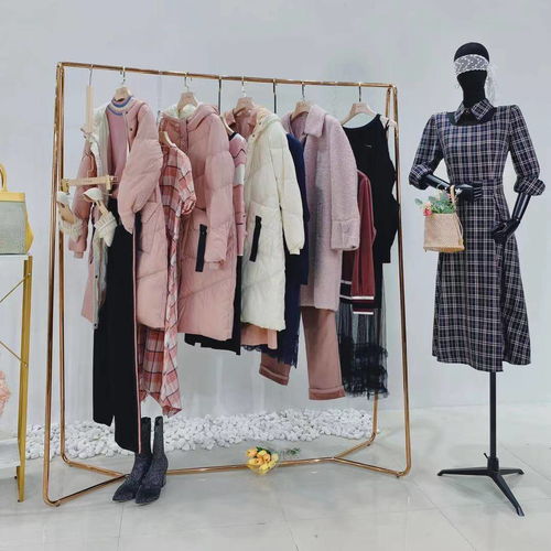 巧思布局，精打細(xì)算 25平米服裝店兼營日用百貨的裝修全攻略